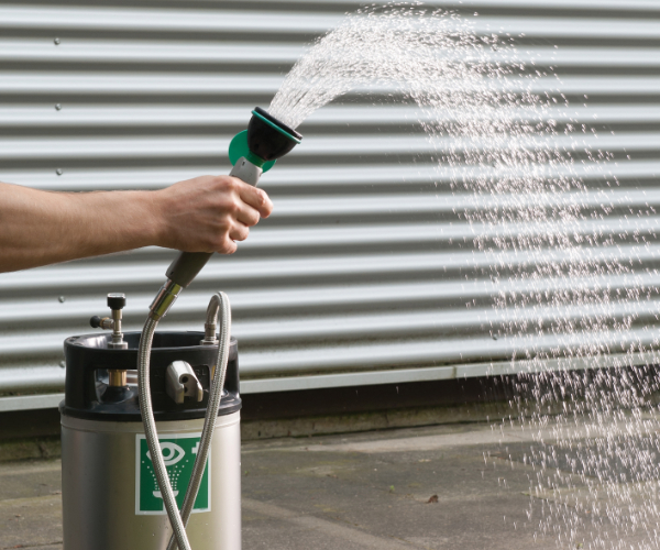 Eye showers, Tank eyewash stations